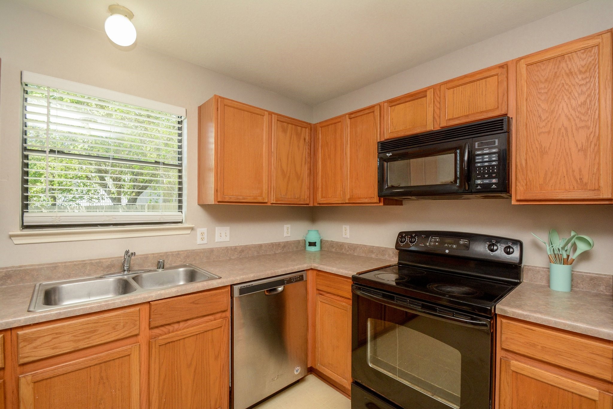 6835 Lower Arrow Dr Drive Property Photo 11
