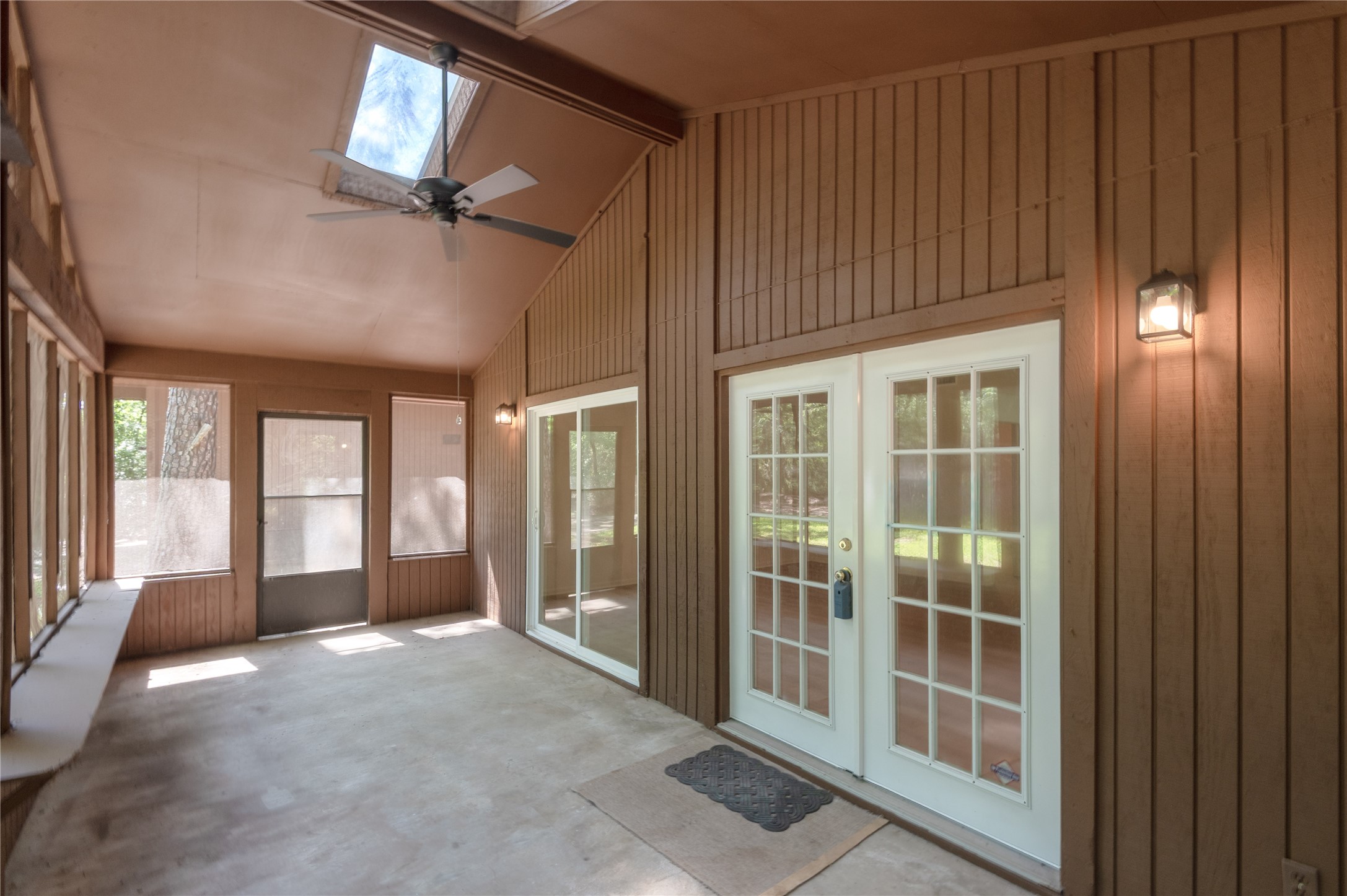 28633 Shawnee Court Property Photo 4