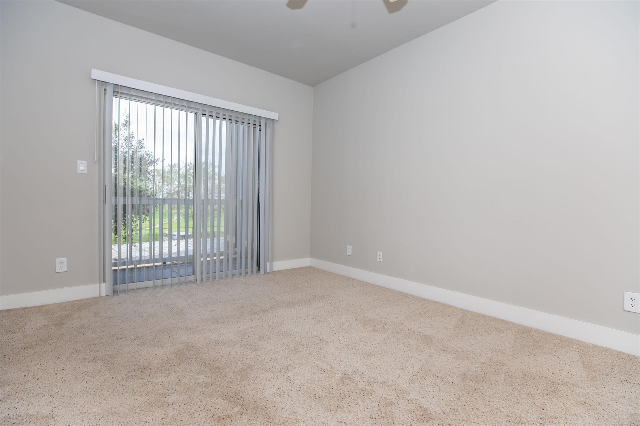 19100 N Glenwest Drive 226 Property Photo 15