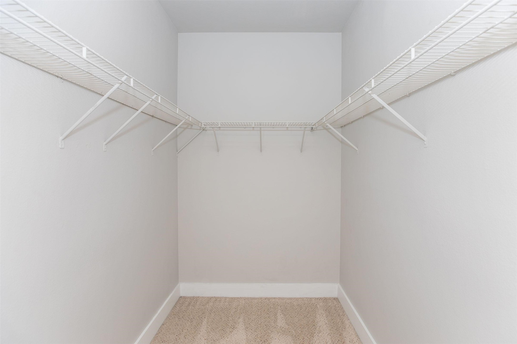 19100 N Glenwest Drive 226 Property Photo 17