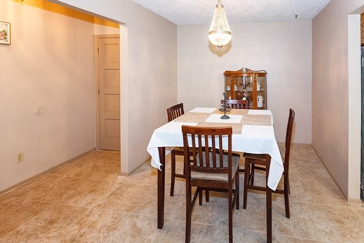 5910 Country Place Property Photo 2