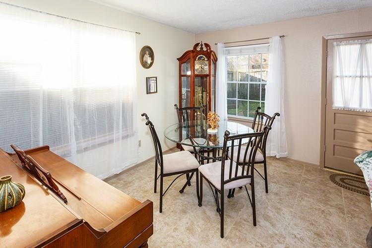 5910 Country Place Property Photo 6