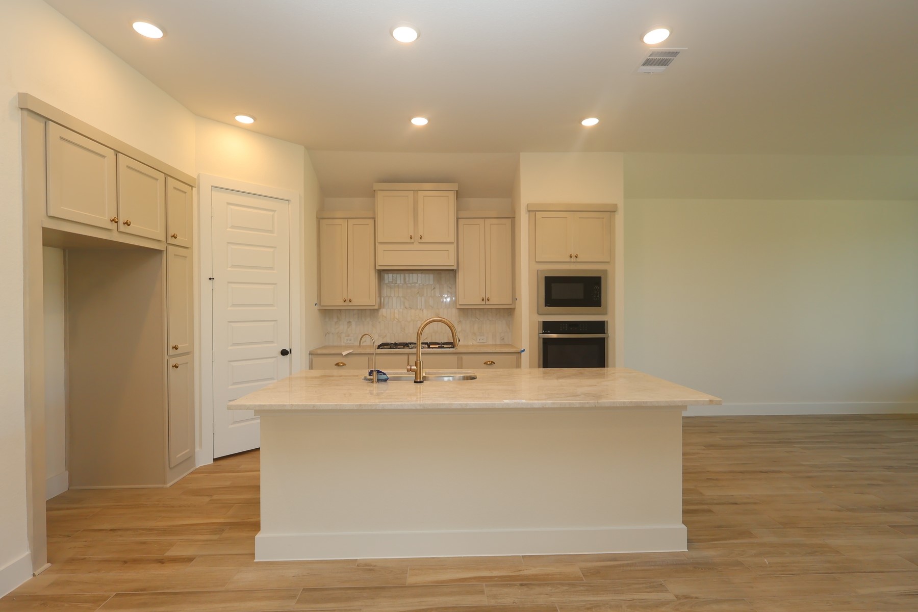 14912 Clover Meadow Lane Property Photo 2