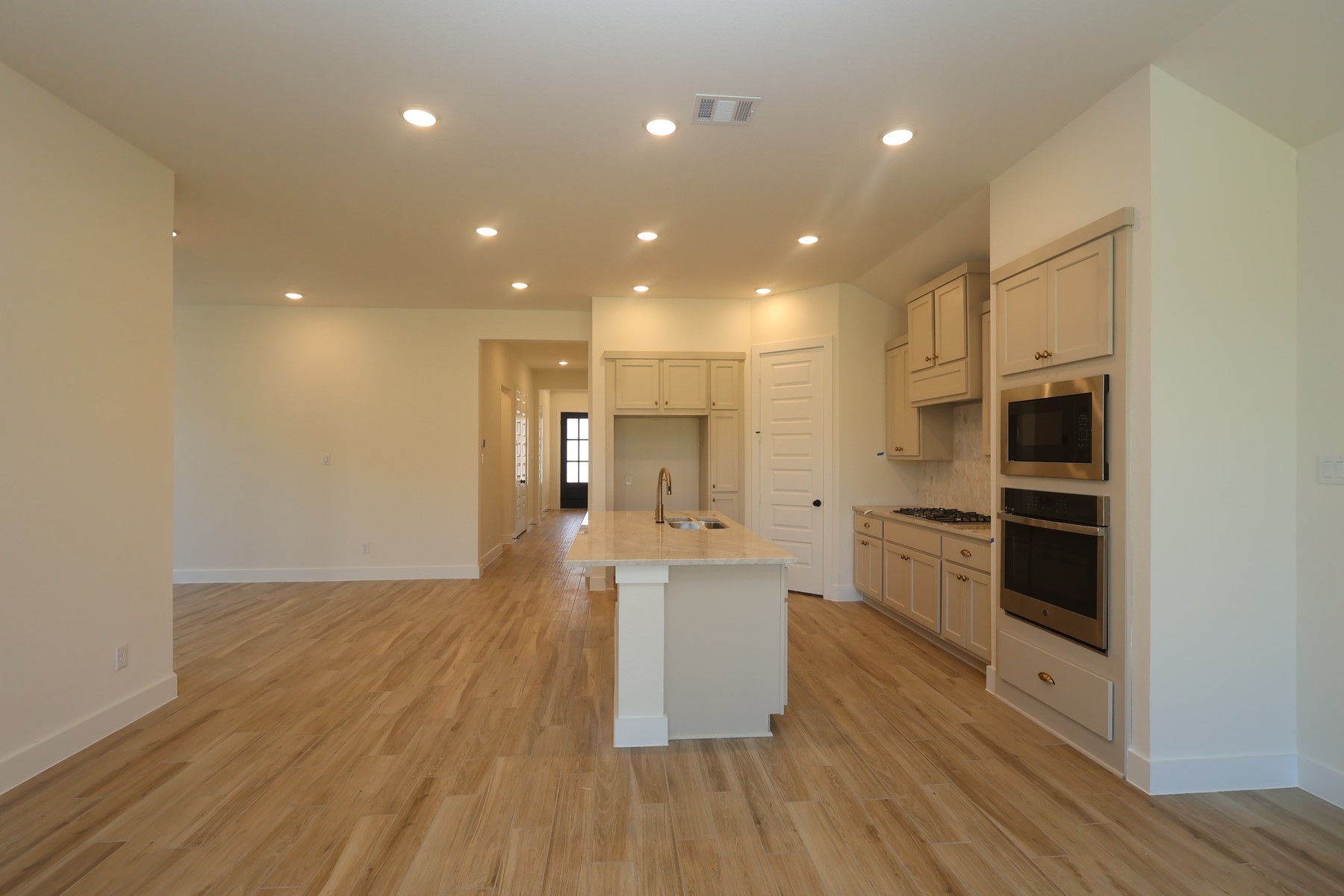 14912 Clover Meadow Lane Property Photo 3