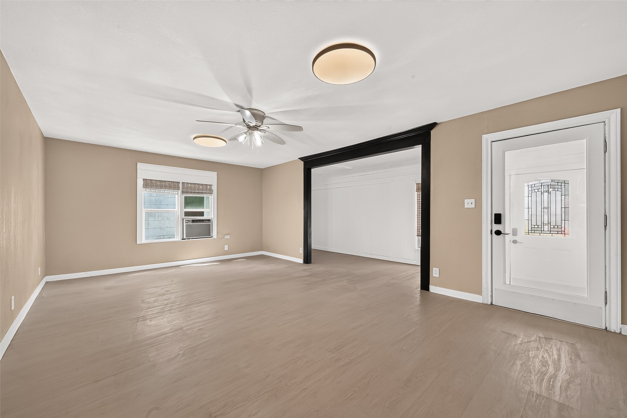 1403 N Avenue F Property Photo 4