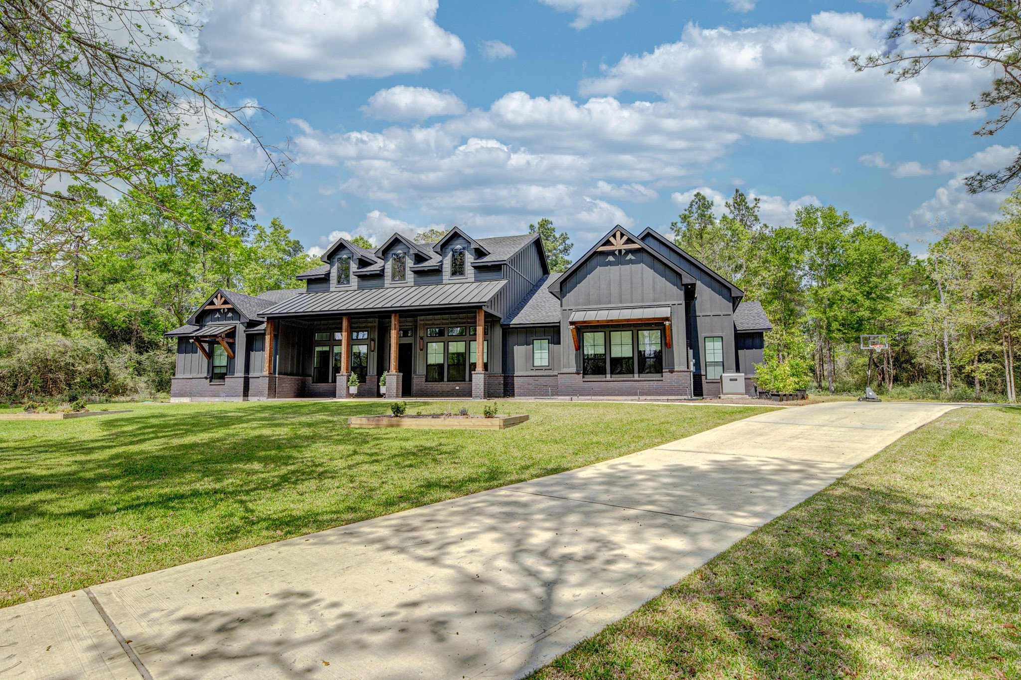 10433 Wagon Pass Trail Property Photo 3