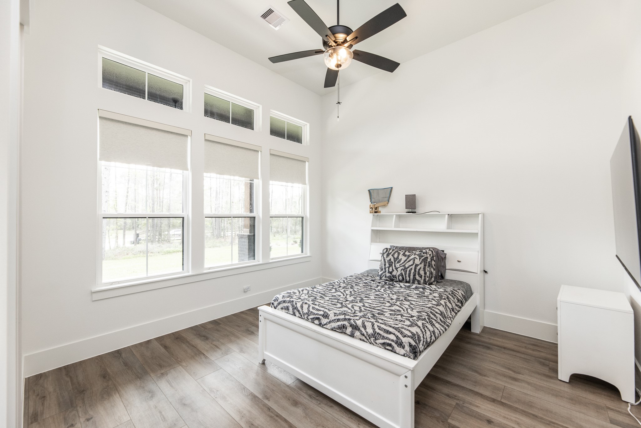 10433 Wagon Pass Trail Property Photo 32