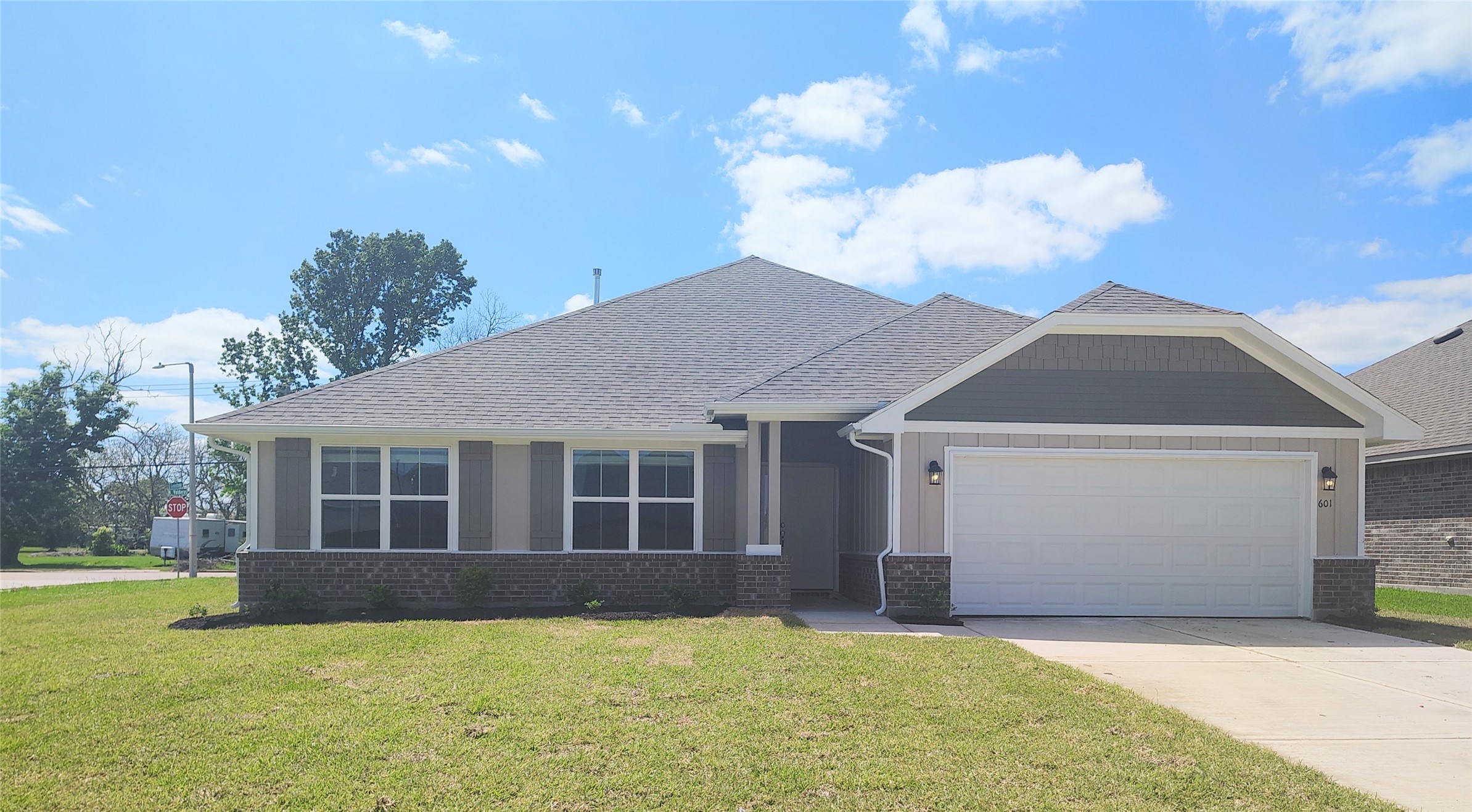 601 Greystone Lane Property Photo 1