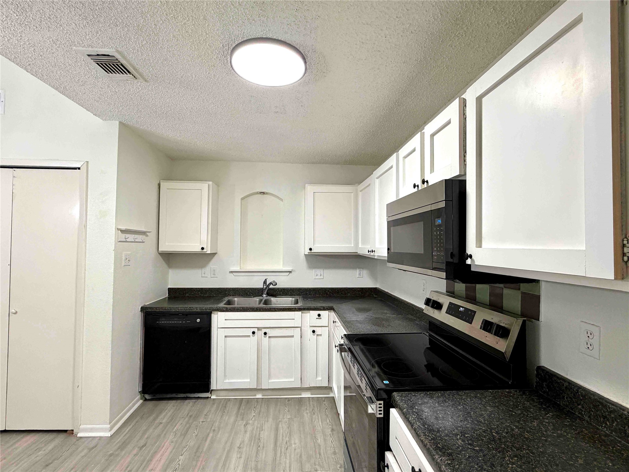 23215 Tree House Lane Property Photo 2