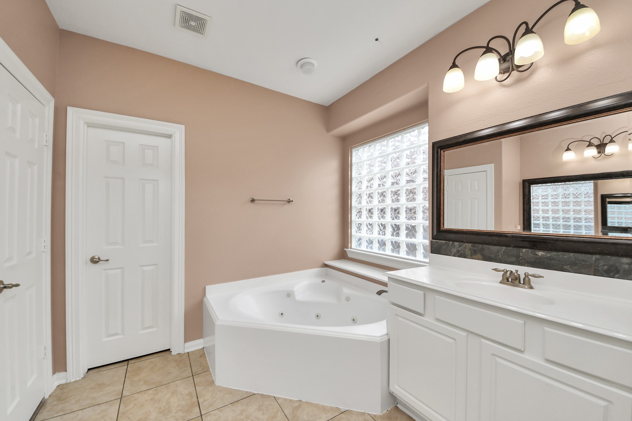 8206 Purple Cornflower Trail Property Photo 21
