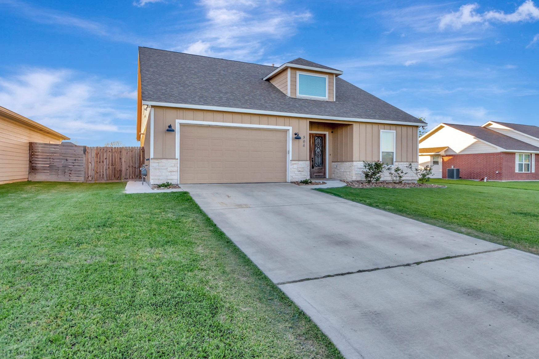 804 Catclaw Lane Property Photo 2