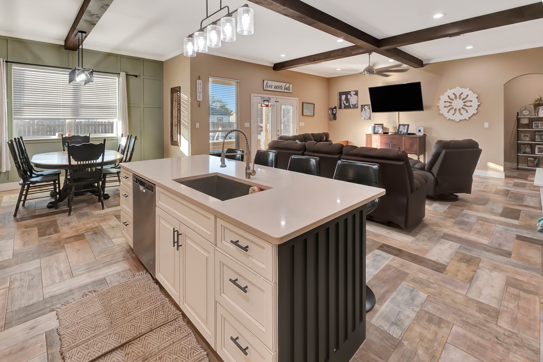 804 Catclaw Lane Property Photo 15