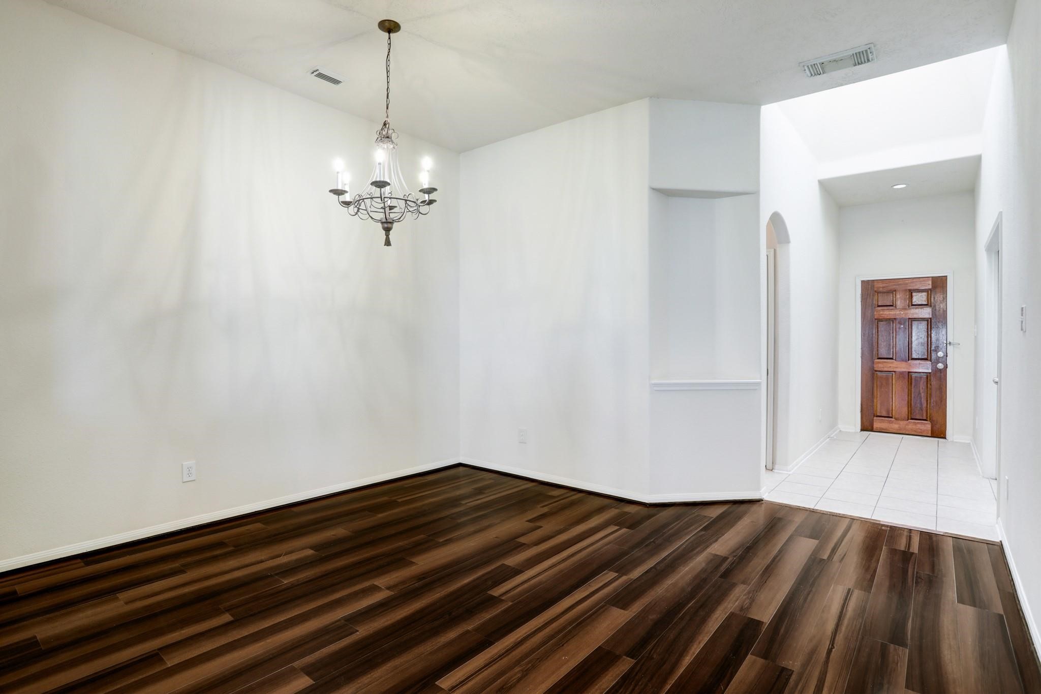 7605 Waterlilly Lane Property Photo 3
