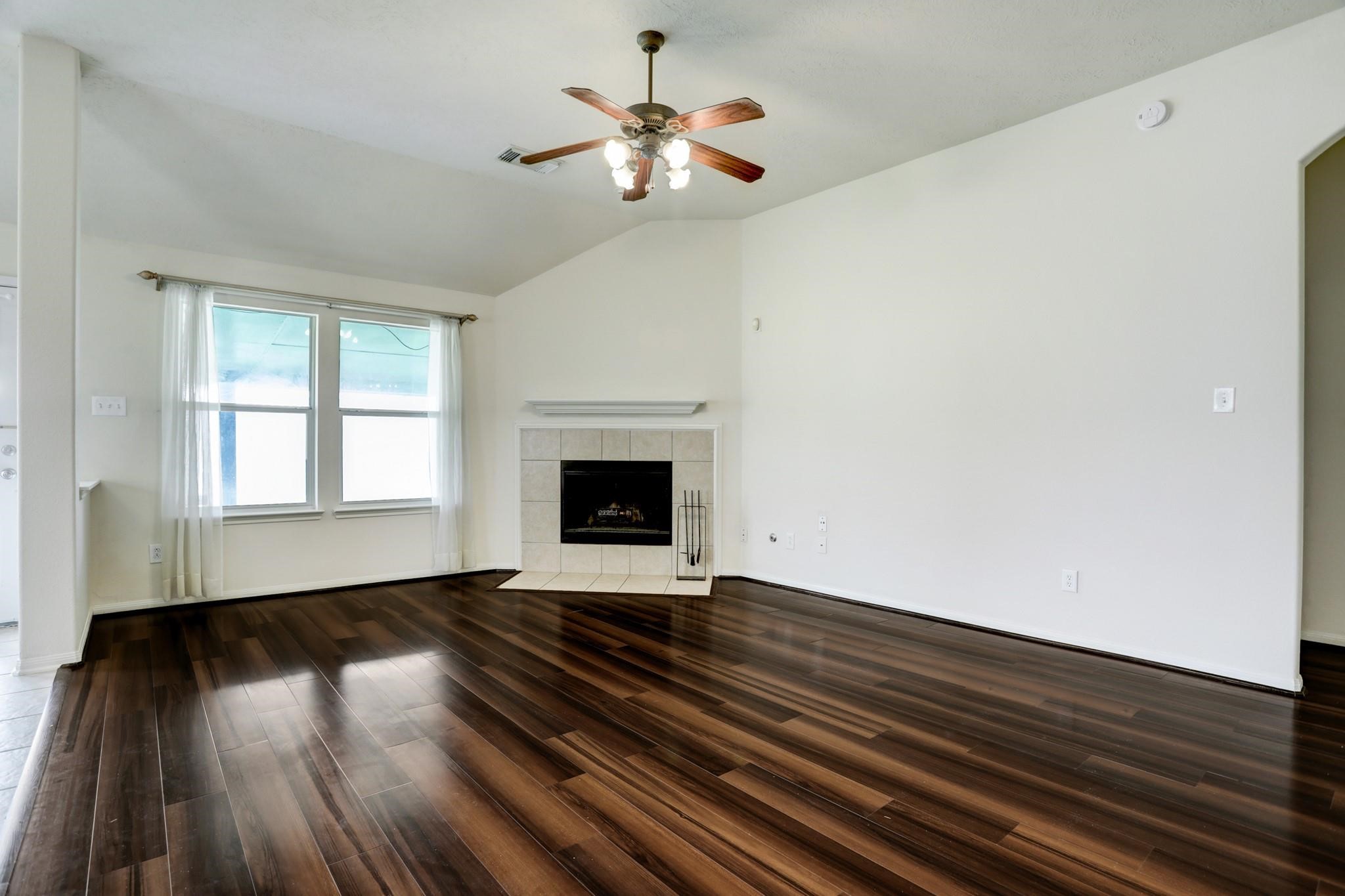 7605 Waterlilly Lane Property Photo 4