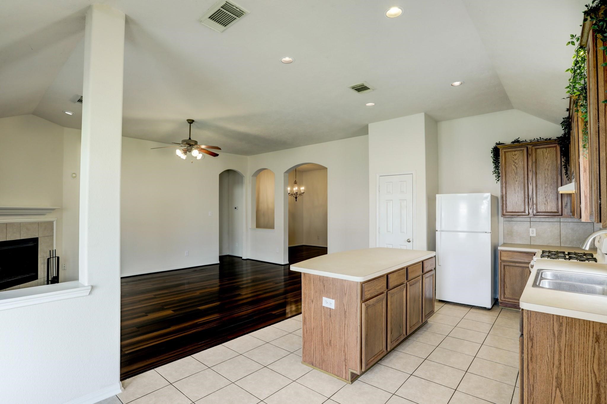 7605 Waterlilly Lane Property Photo 7