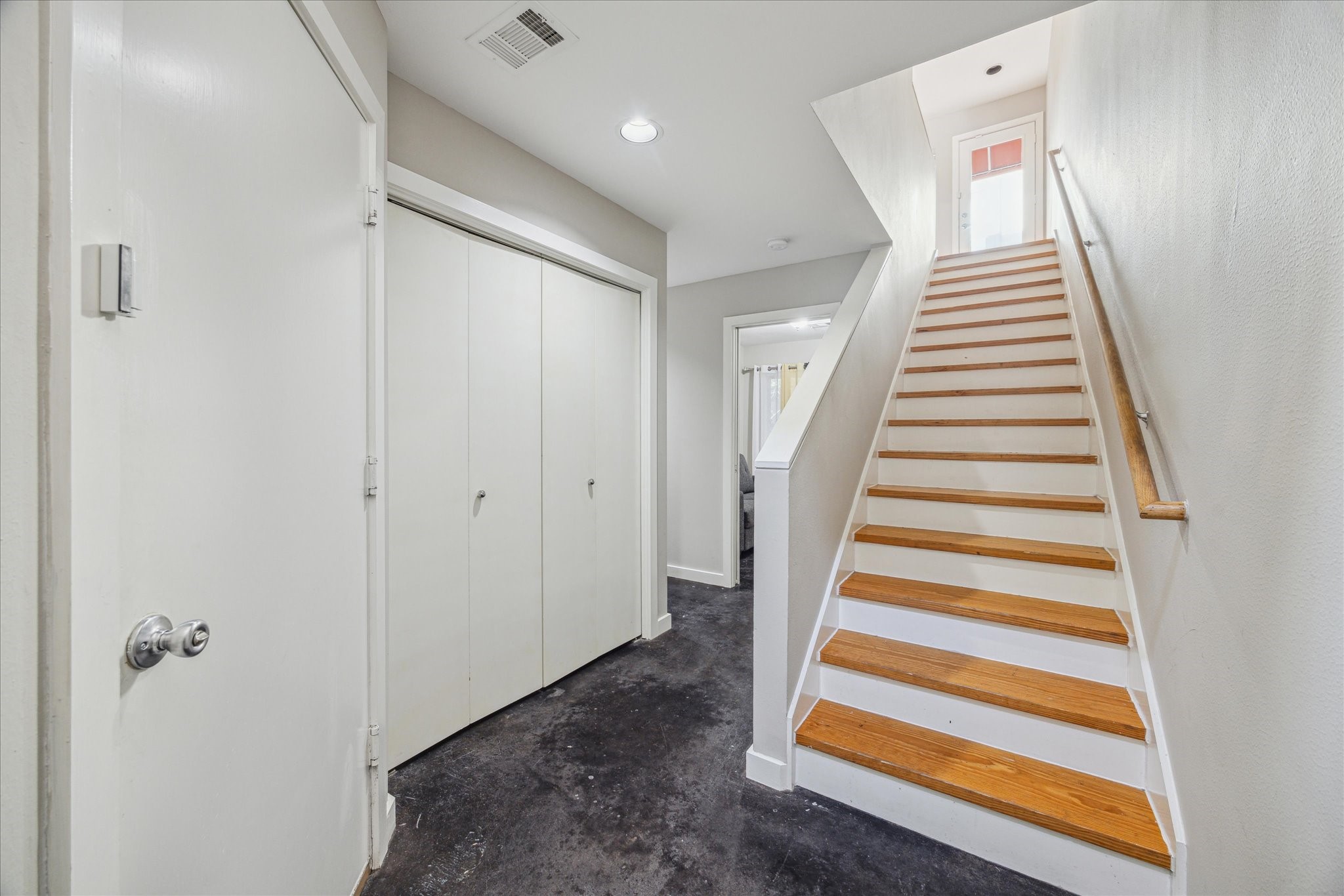 6111 Gehring Street Property Photo 10