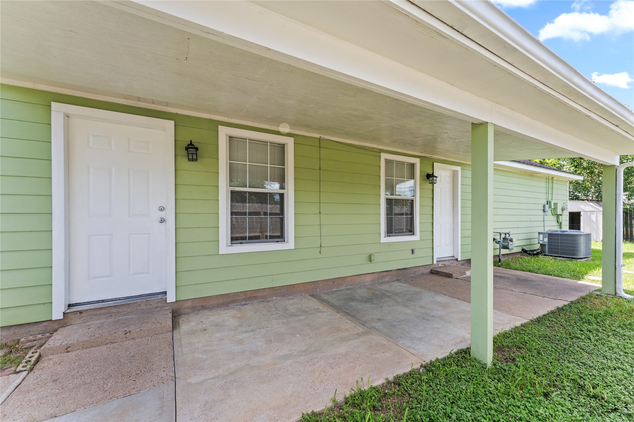 5035 Reno Drive Property Photo 1