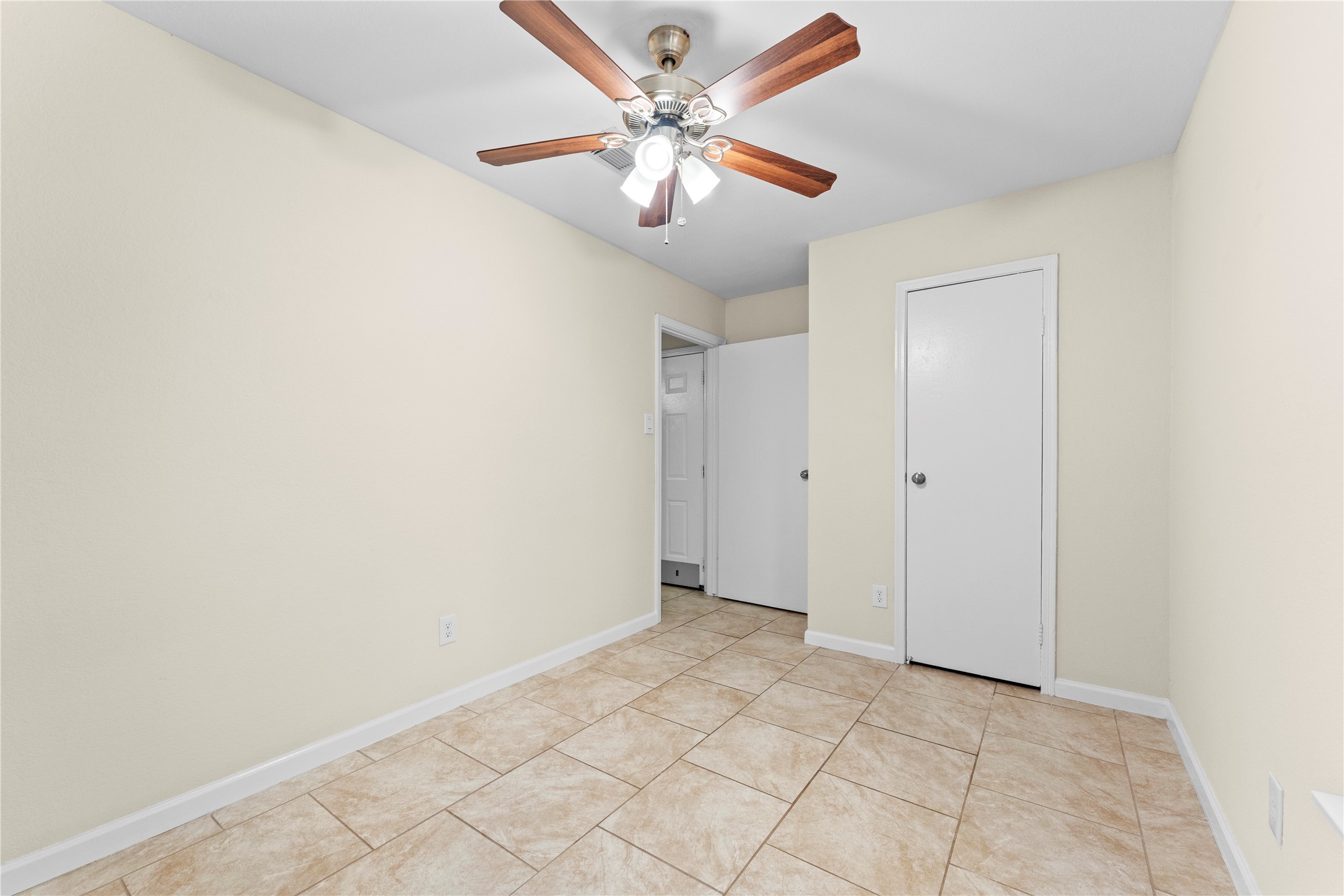 5035 Reno Drive Property Photo 15