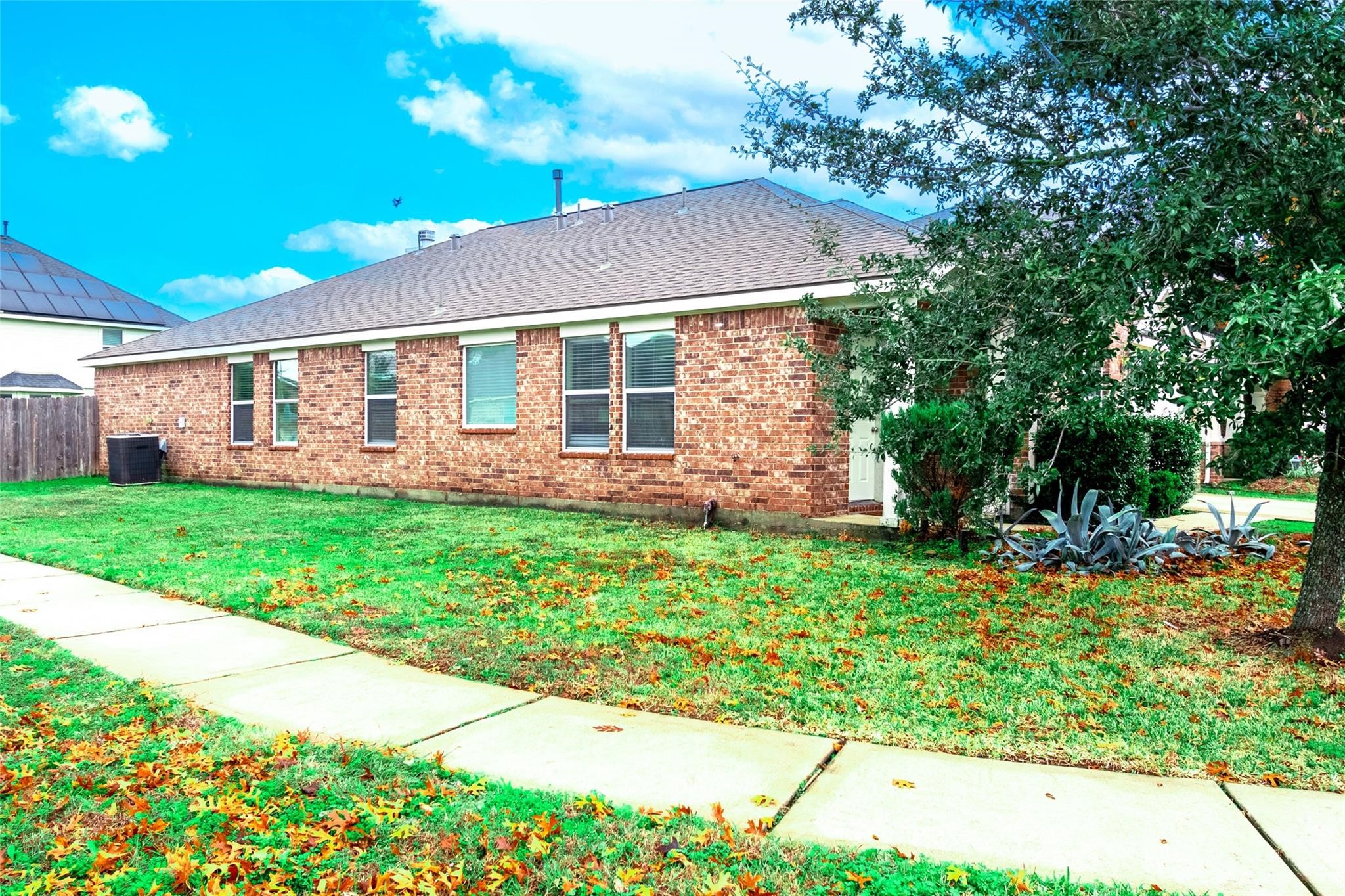 24622 Colonial Birch Lane Property Photo 4