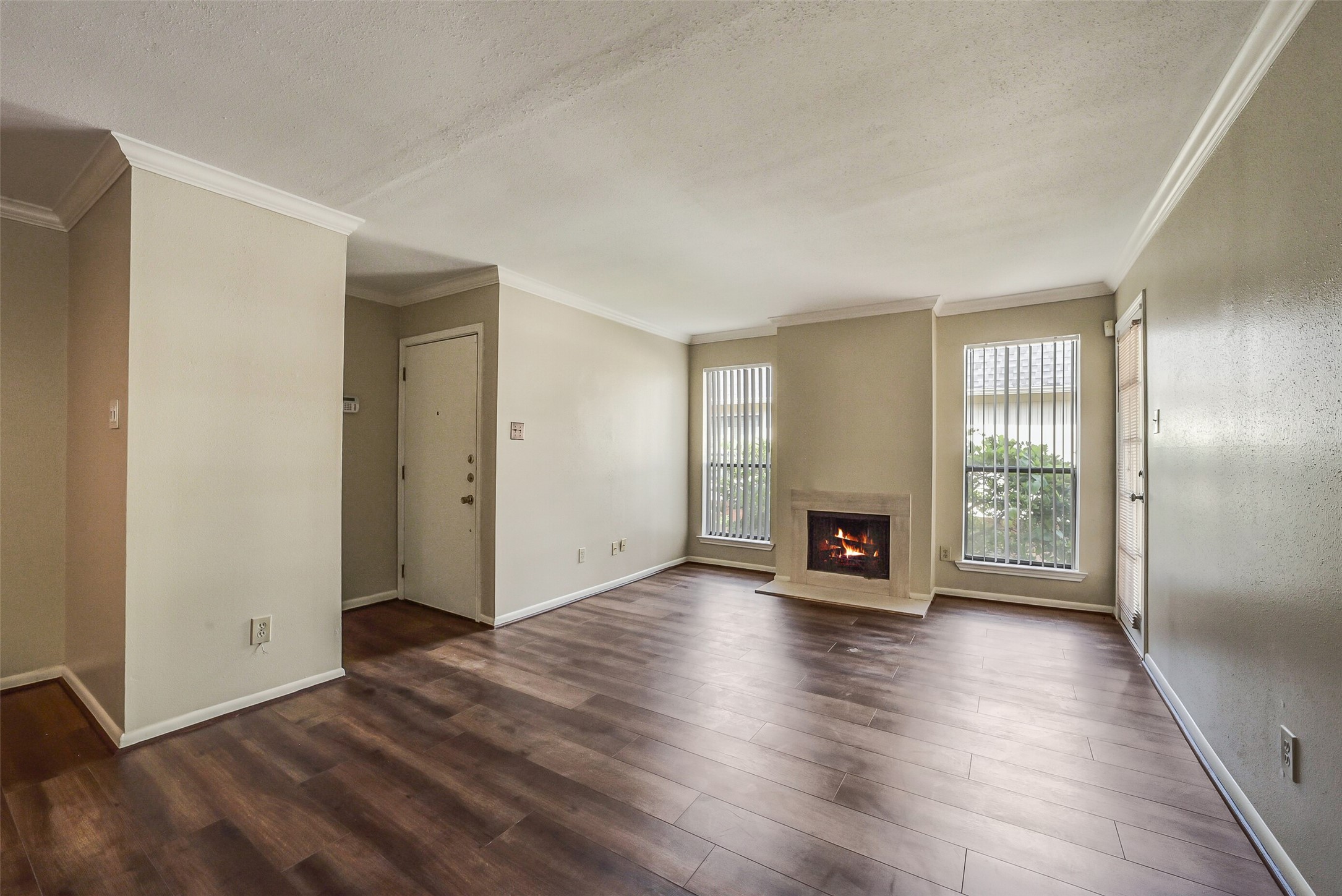 1601 S Shepherd Drive 2 Property Photo 8