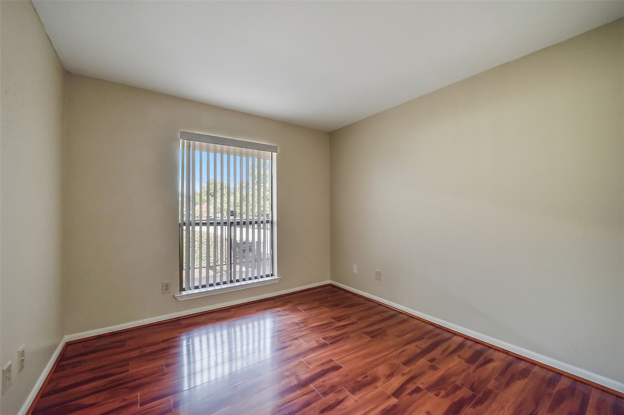 1601 S Shepherd Drive 2 Property Photo 13