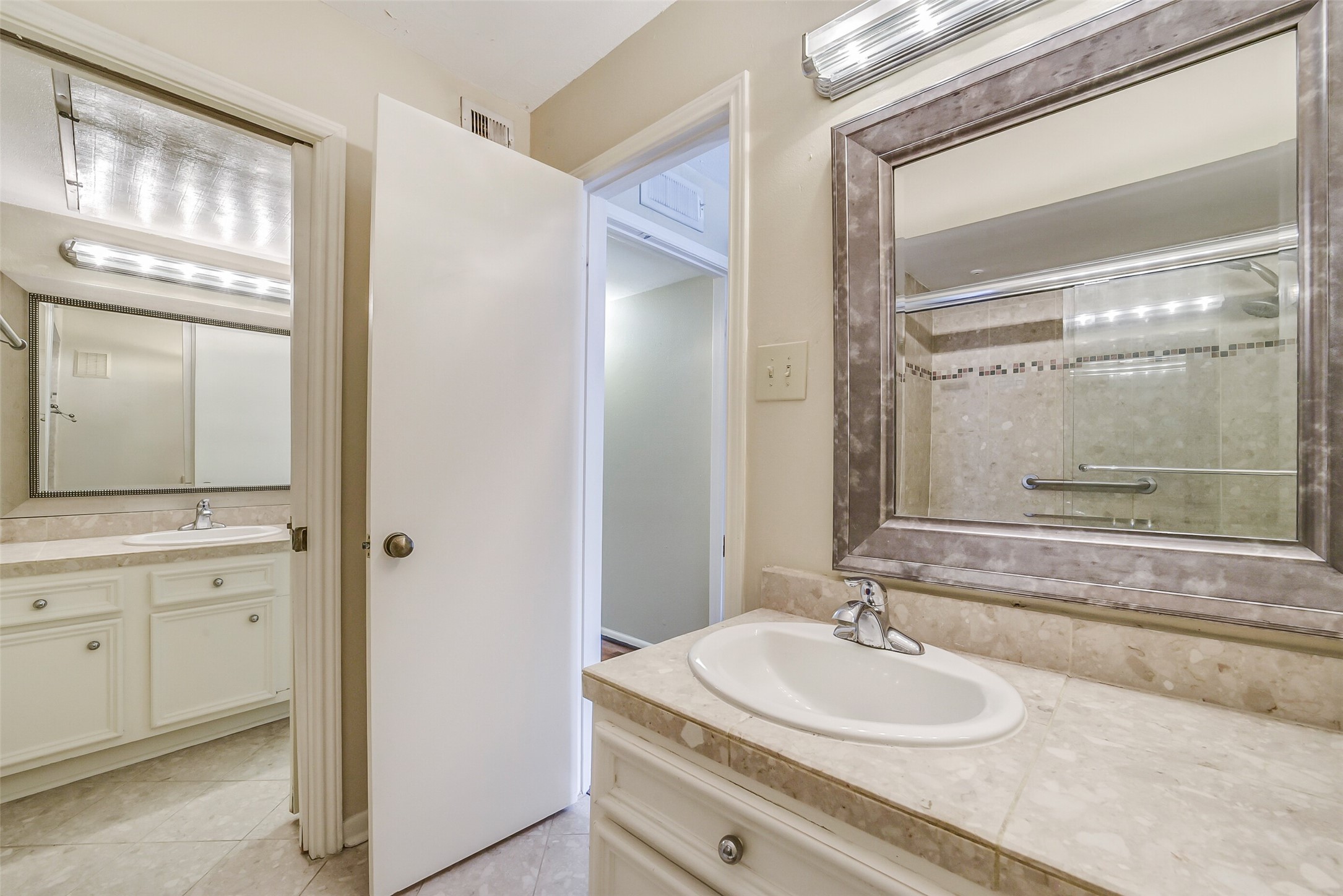 1601 S Shepherd Drive 2 Property Photo 18