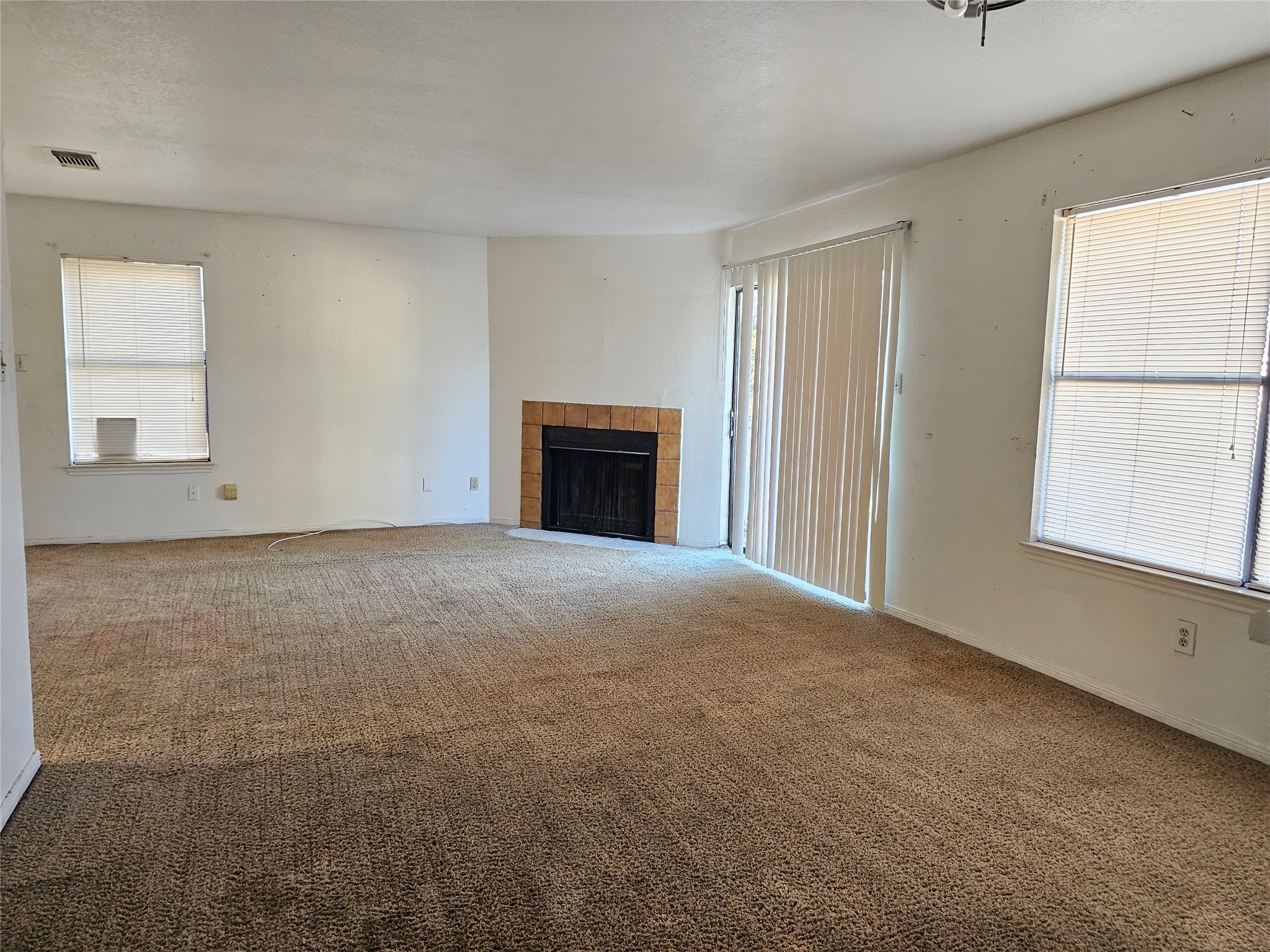 3213 Hirschfield Road C Property Photo 1