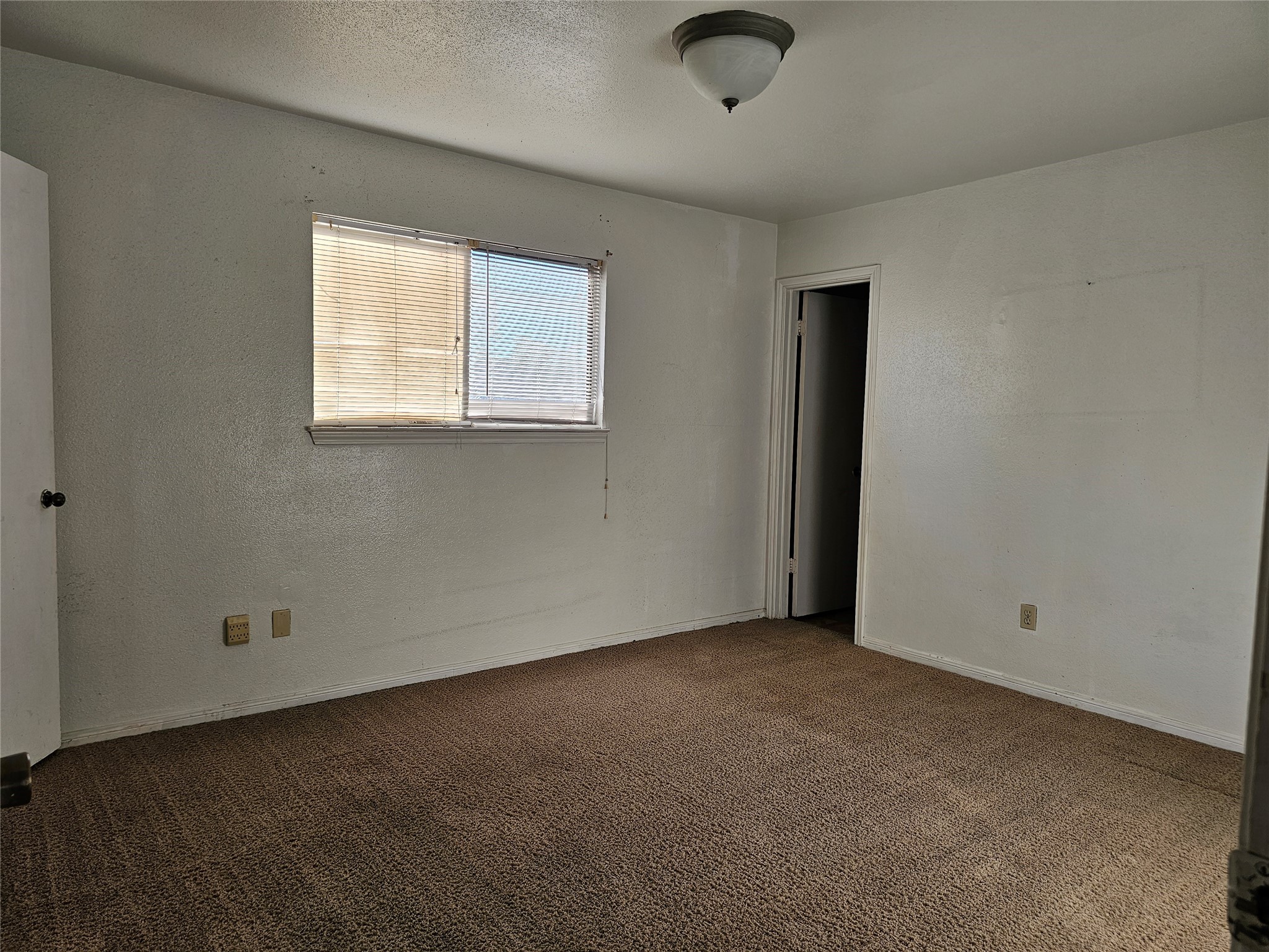 3213 Hirschfield Road C Property Photo 6