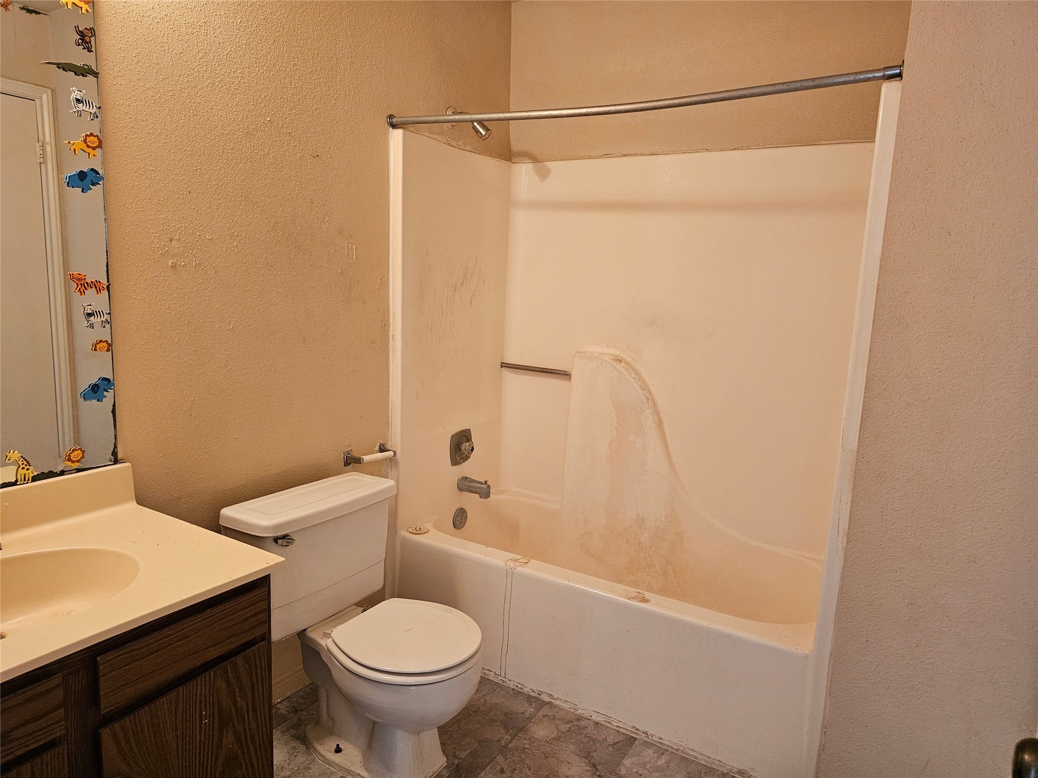 3213 Hirschfield Road C Property Photo 8