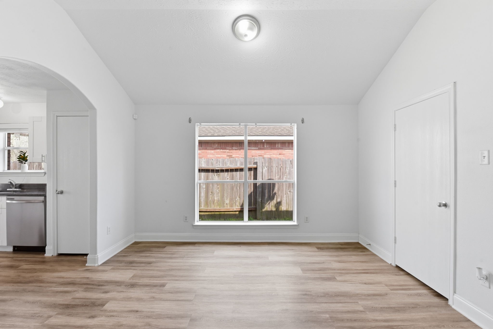 19013 Hammer Lane Property Photo 11