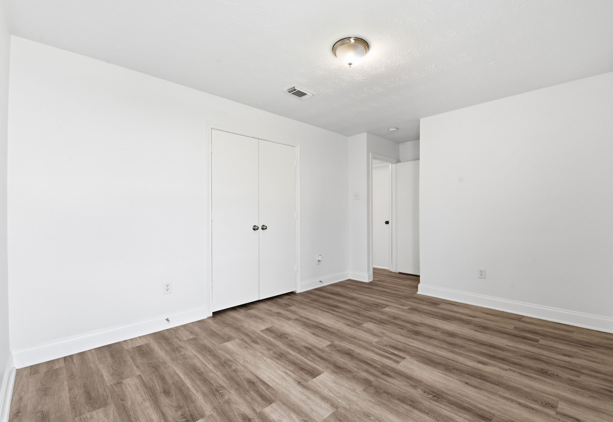 19013 Hammer Lane Property Photo 18
