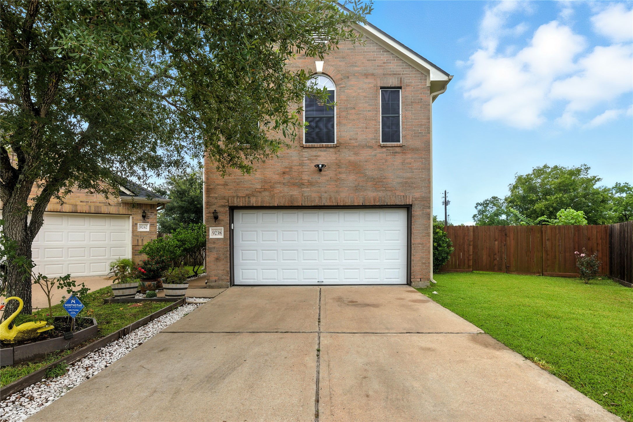 9238 Quercus Circle Property Photo 1