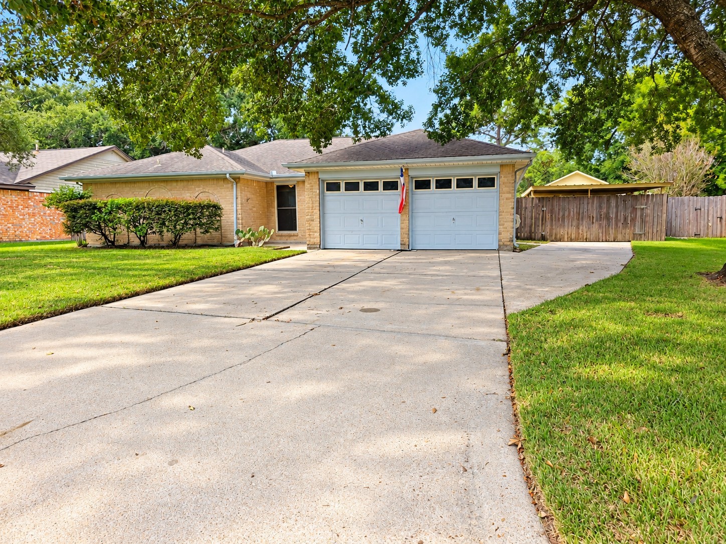 5383 Lincoln Green Drive Property Photo 1