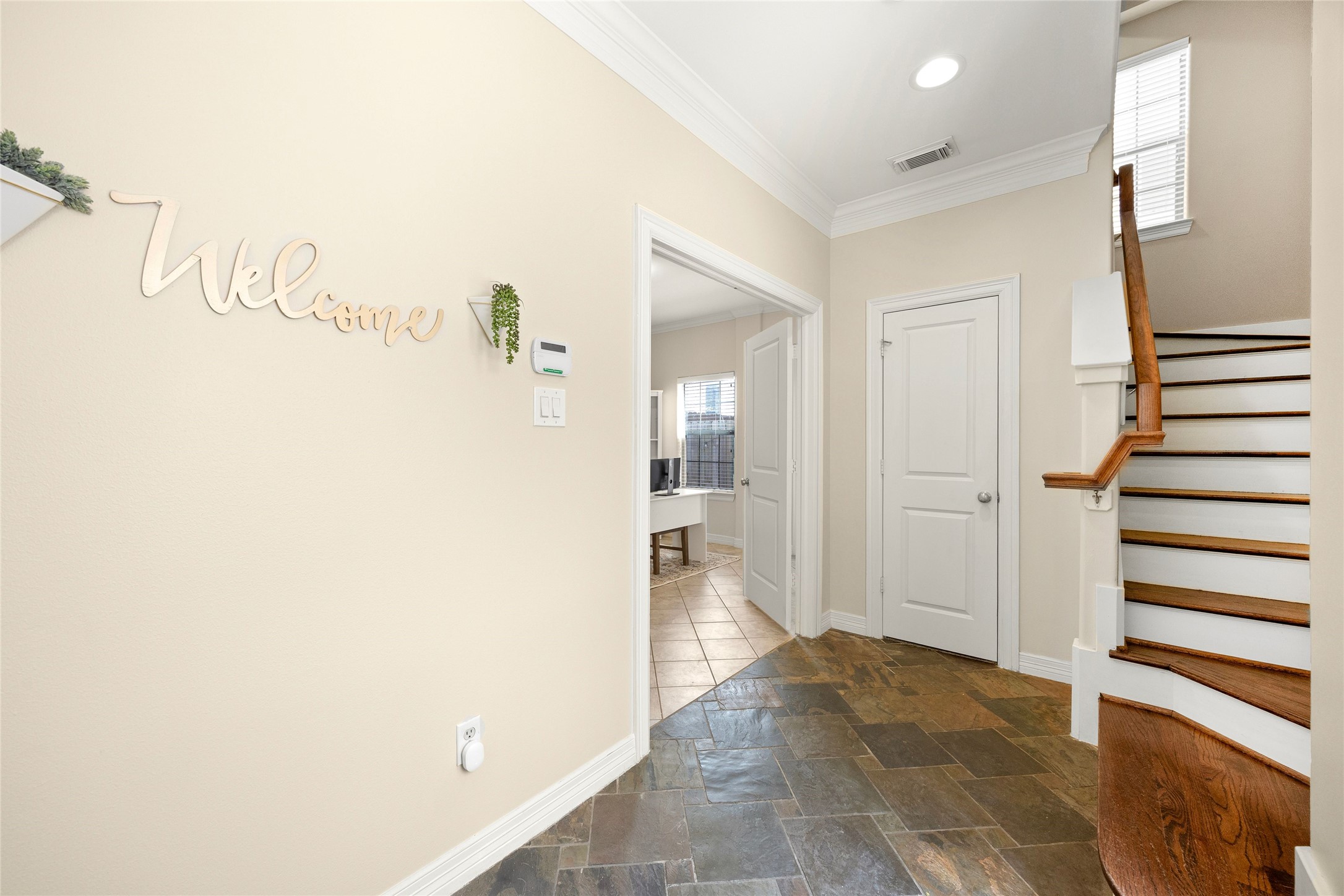 1514 Birdsall Street B Property Photo 2