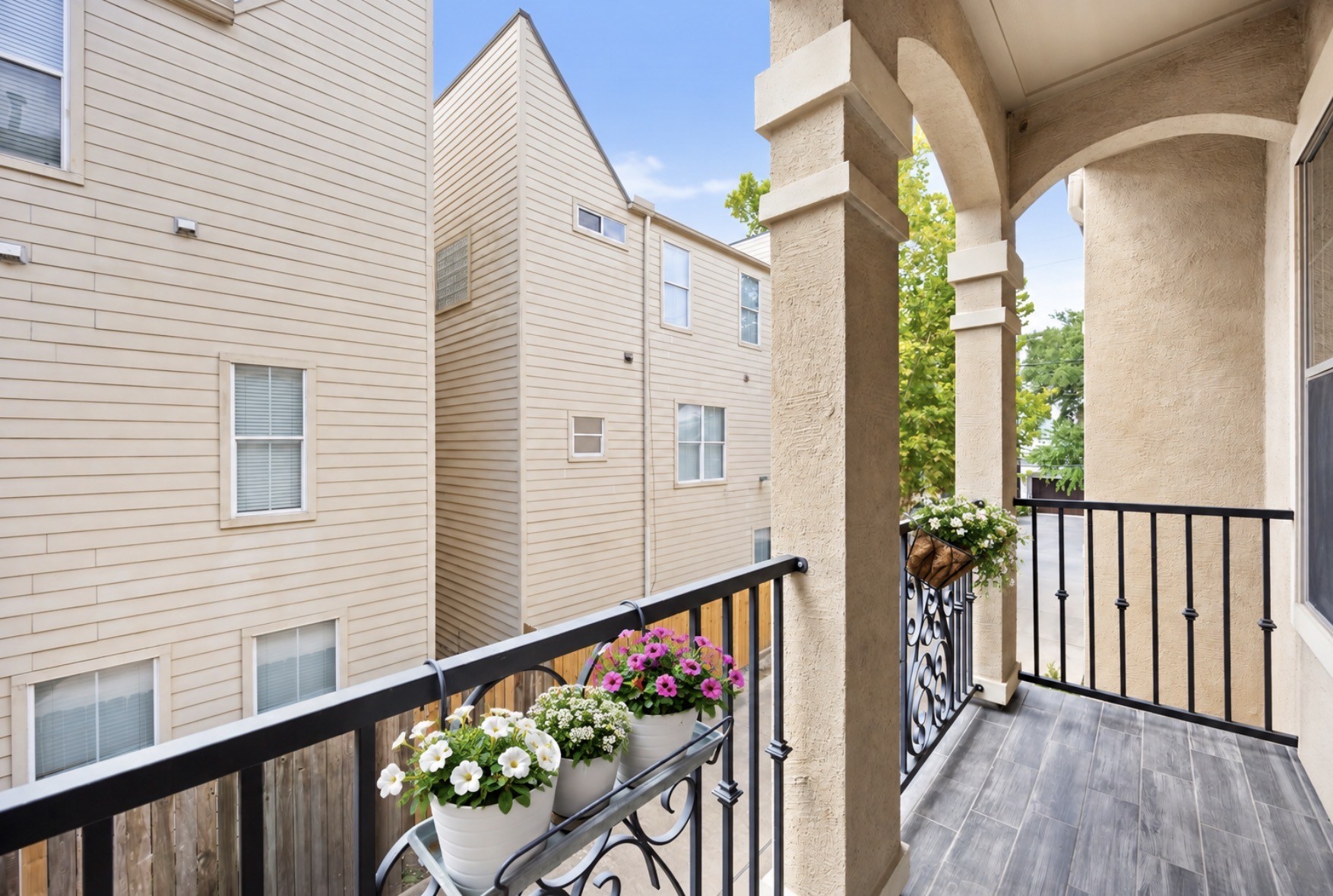 1514 Birdsall Street B Property Photo 14