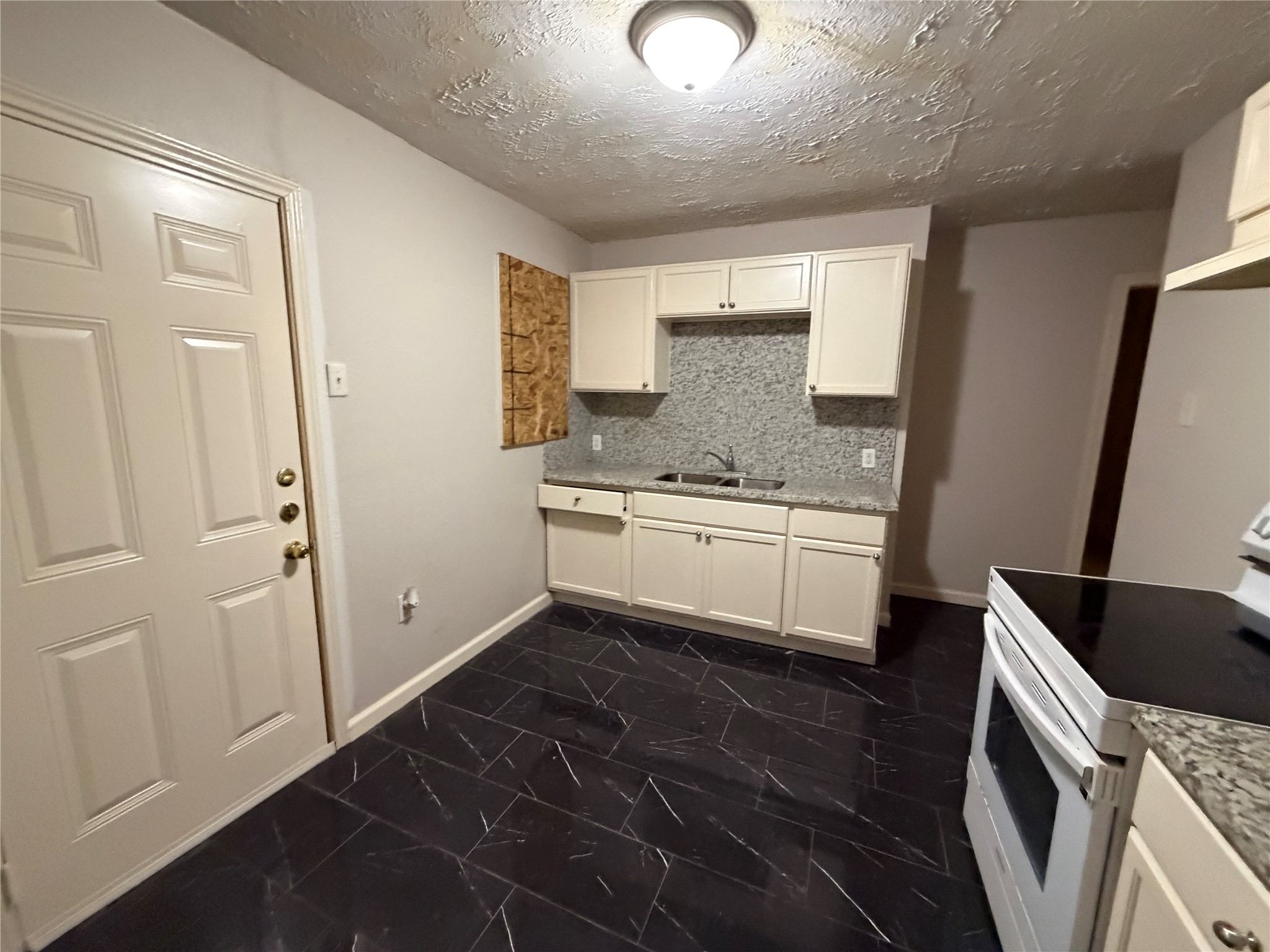 3827 Amos Street Property Photo 5