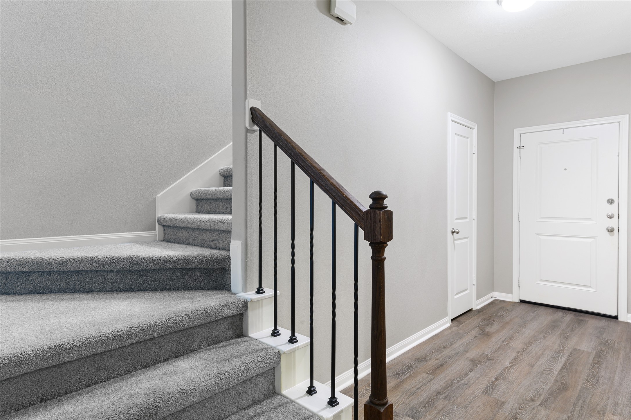 124 Artesian Way Property Photo 3