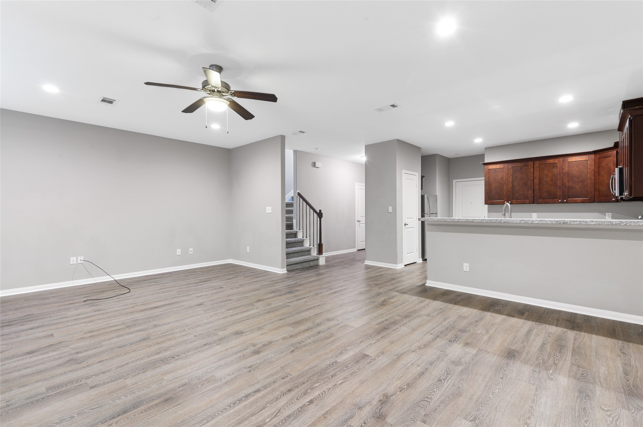 124 Artesian Way Property Photo 4