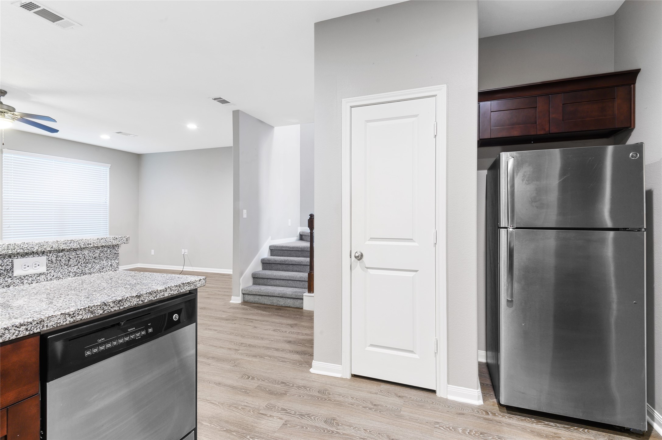 124 Artesian Way Property Photo 6