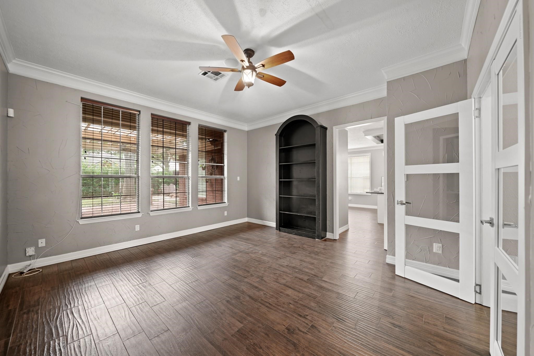 1207 Wildewood Court Property Photo 6