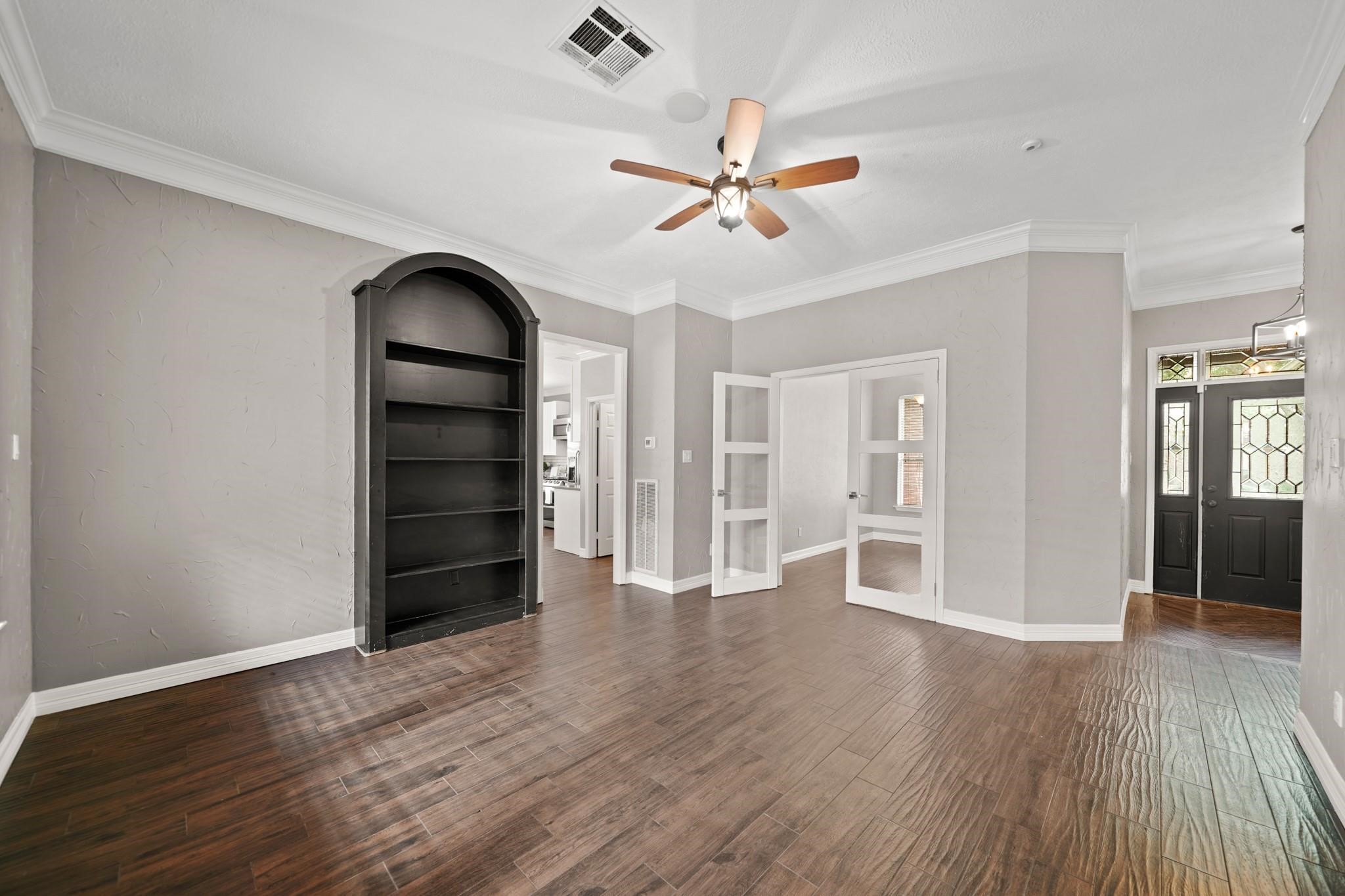 1207 Wildewood Court Property Photo 8