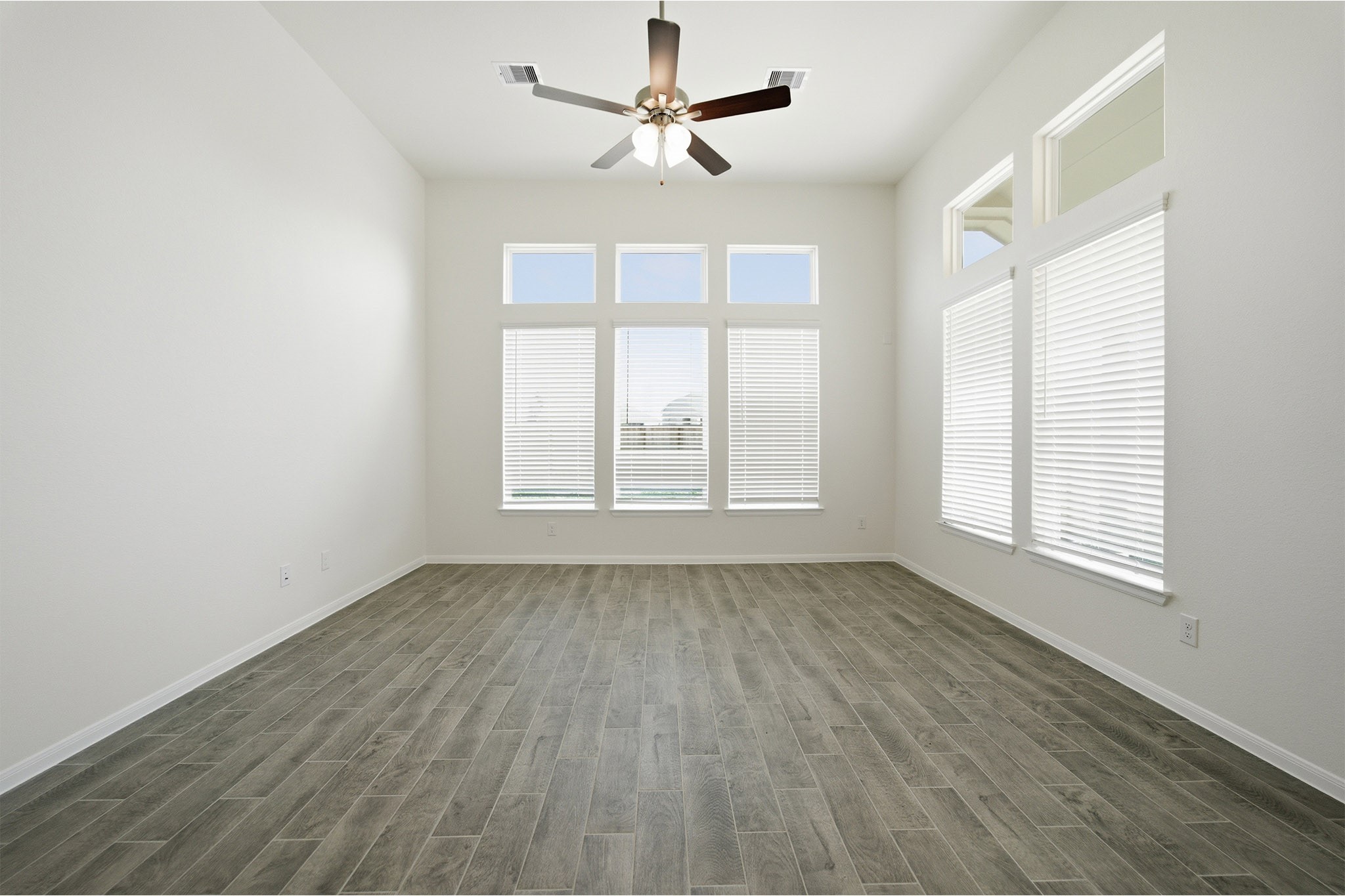 8635 Jade Hill Drive Property Photo 12