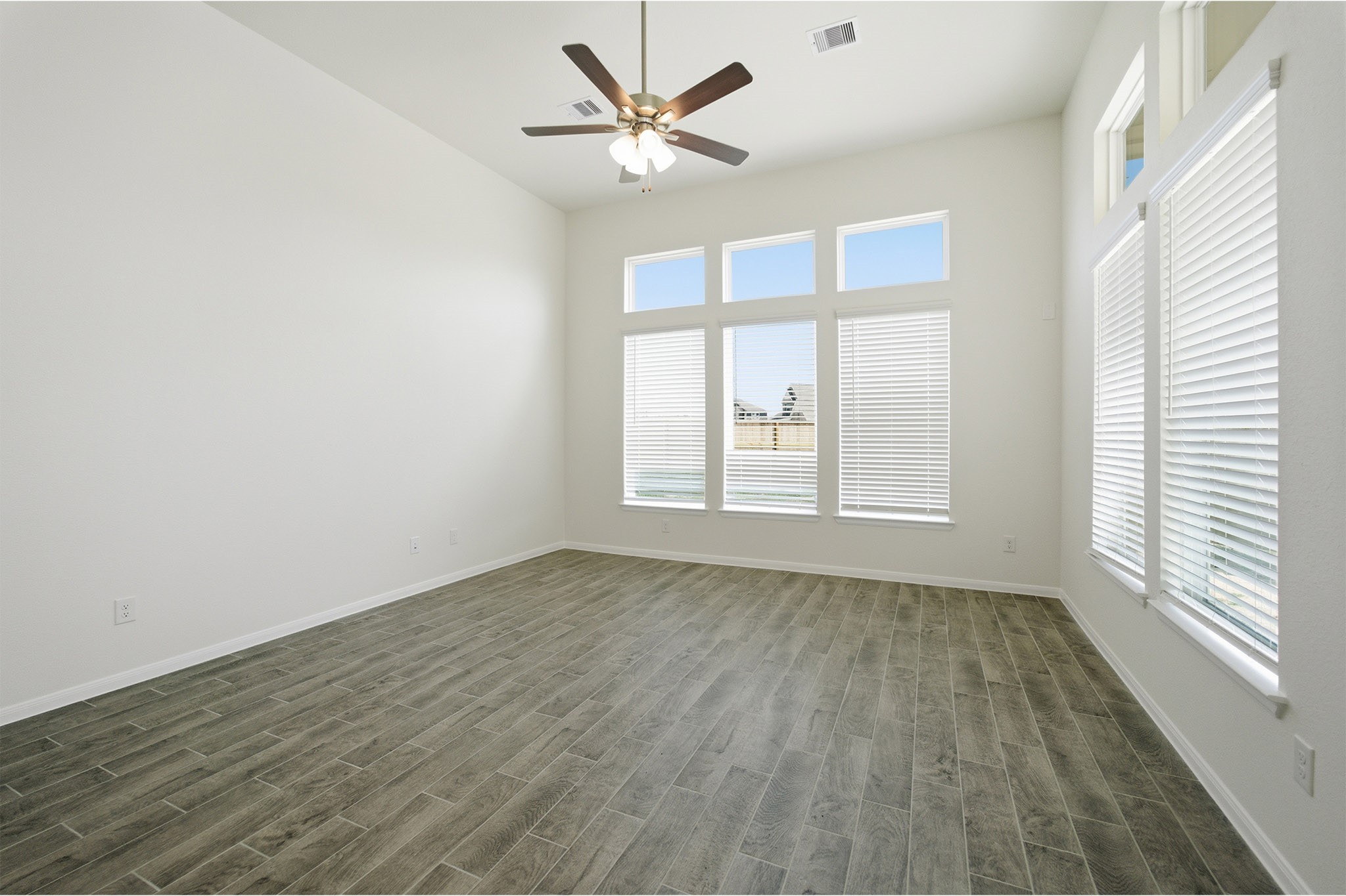 8635 Jade Hill Drive Property Photo 13