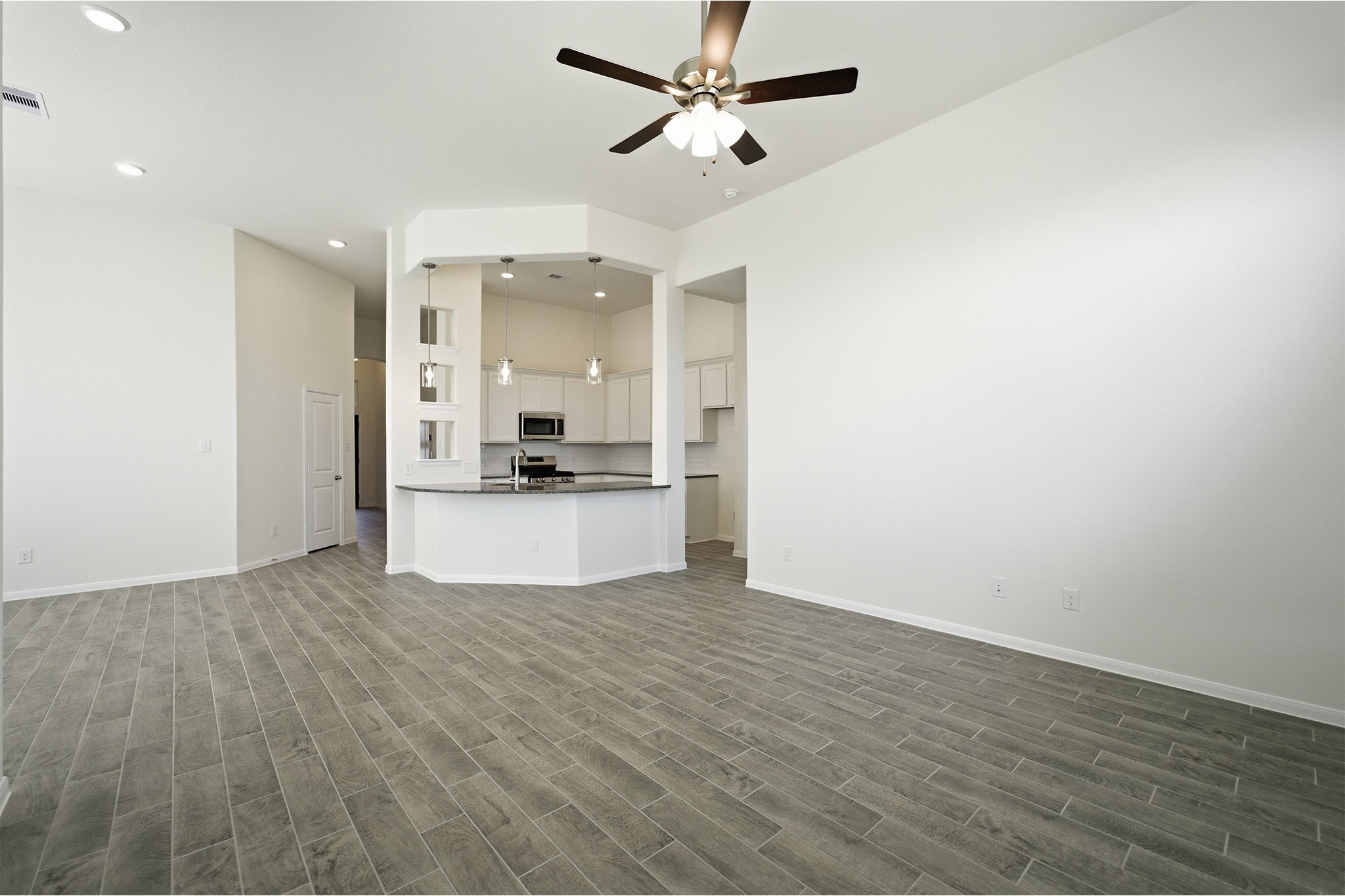 8635 Jade Hill Drive Property Photo 14