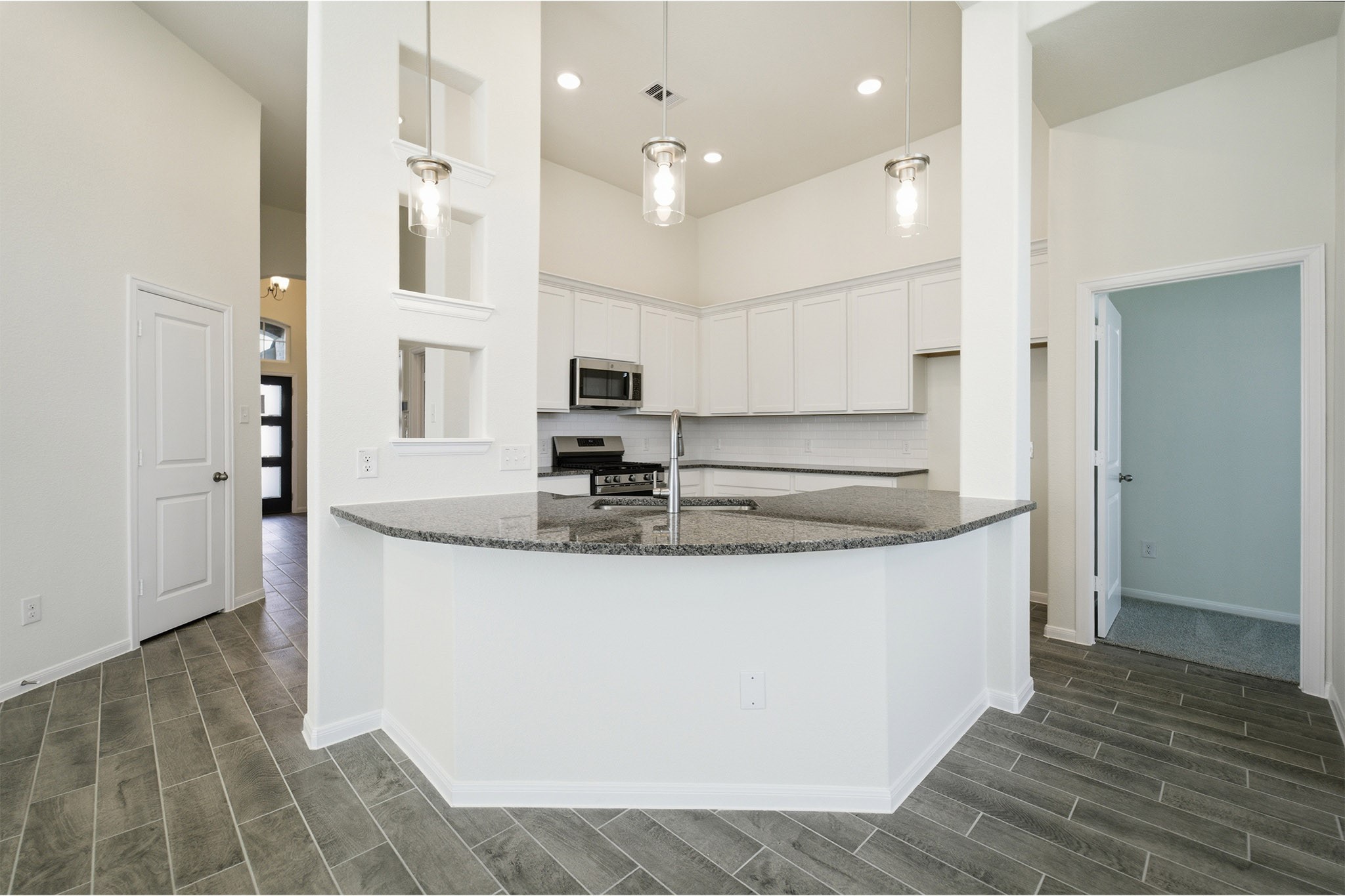 8635 Jade Hill Drive Property Photo 16
