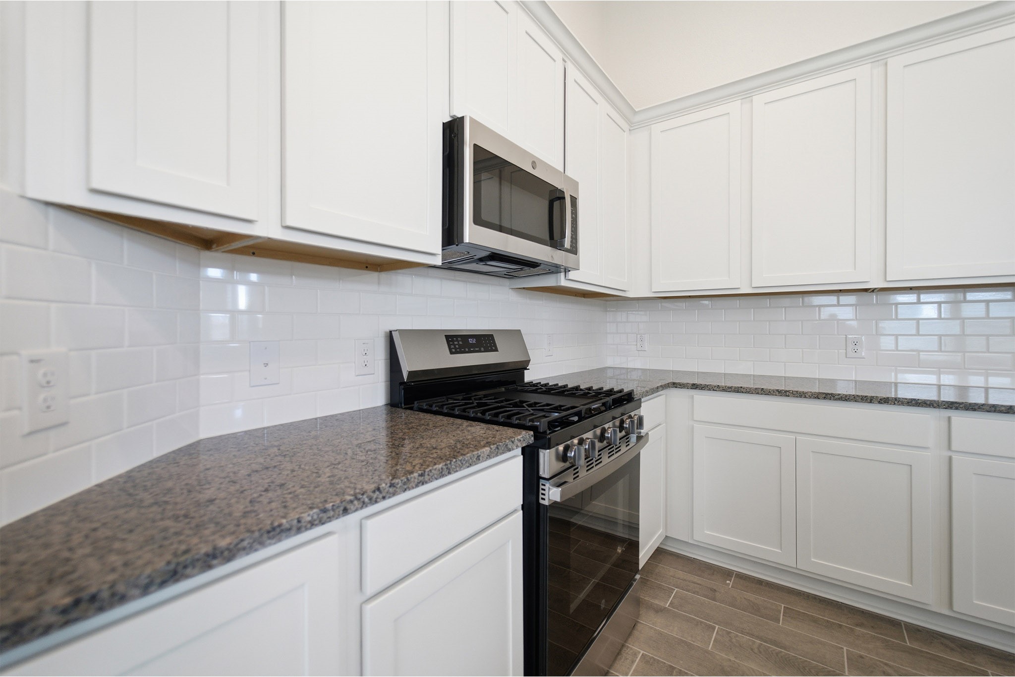 8635 Jade Hill Drive Property Photo 19