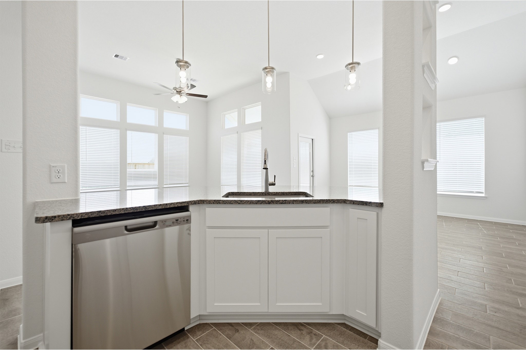 8635 Jade Hill Drive Property Photo 20