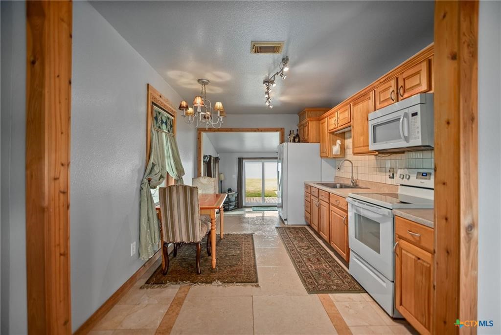 1067 County Road 307 N Property Photo 21