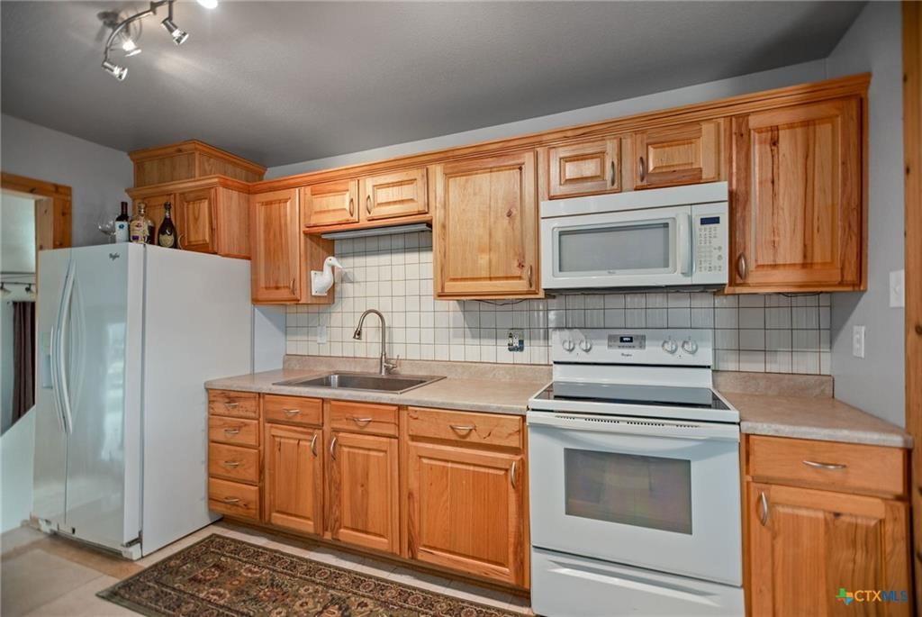 1067 County Road 307 N Property Photo 22