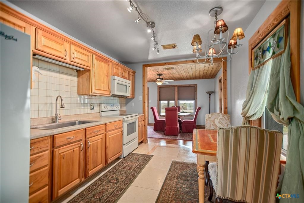 1067 County Road 307 N Property Photo 23